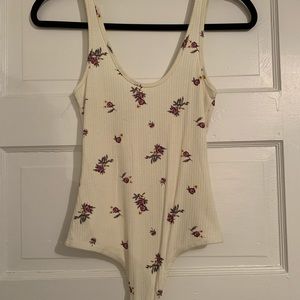 Tilly’s Floral Tank Bodysuit S